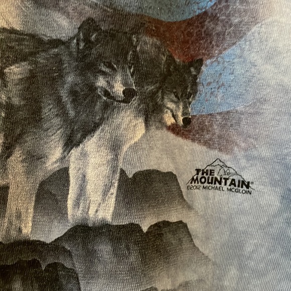 Wolf Tie Dye T-Shirt with American Flag The Mountain - Picture 2 of 3